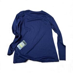 Nike Women's Dri Fit Long Sleeve Shirt
Purple , Size Small . NWT